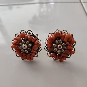 Vintage Coral Earrings Screw Back Daisy Flowers Estate Floral